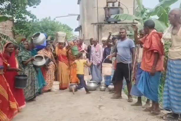 नालंदा: हरनौत प्रखंड के बराह पंचायत के टाडापर गांव में नल जल योजना ठप, एक चापाकल के सहारे तीन सौ घरों के बारह सौ ग्रामीणों बुझाते है प्यास 1