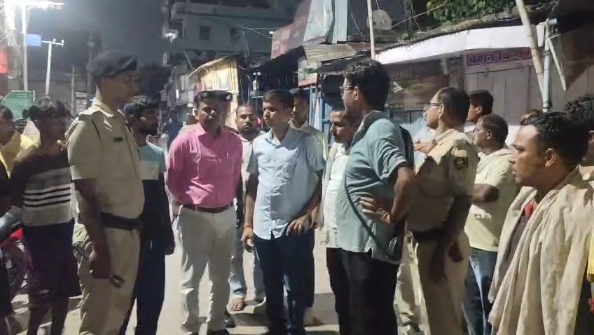 बरौनी में ताड़ी खाने में नाबालिग की पीट-पीटकर हत्या, परिजनों ने सड़क जाम कर काटा बवाल 5