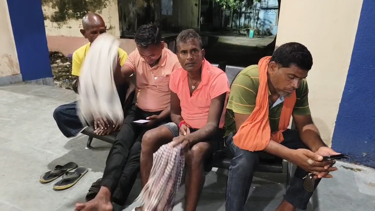 नालंदा: बहन से राखी बंधवाने आए युवक की संदिग्ध मौत, परिजनों ने लगाया तेजाब डालकर हत्या का आरोप 8
