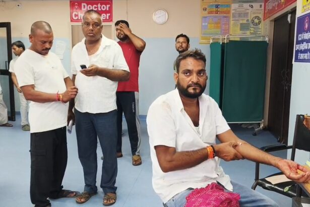 नालंदा: बस नहीं रोकना चालक और कंडक्टर को पड़ा महंगा, छात्रों ने बस रोककर चालक उपचालक के साथ की बेरहमी से मारपीट, गाड़ी के शीशे भी तोड़े, पांच हजार रुपए भी लूटे 1