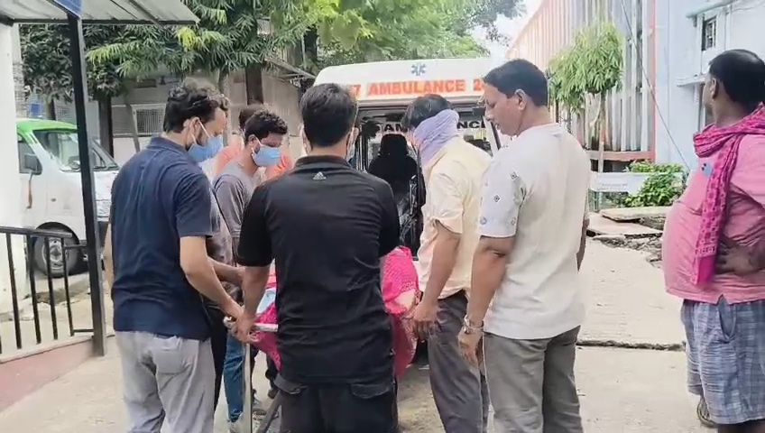 बेगूसराय में निजी डेंटल डॉक्टर की पत्नी की संदिग्ध मौत: ससुराल वालों पर ₹2 लाख और वॉशिंग मशीन के लिए हत्या का आरोप, सभी फरार 2