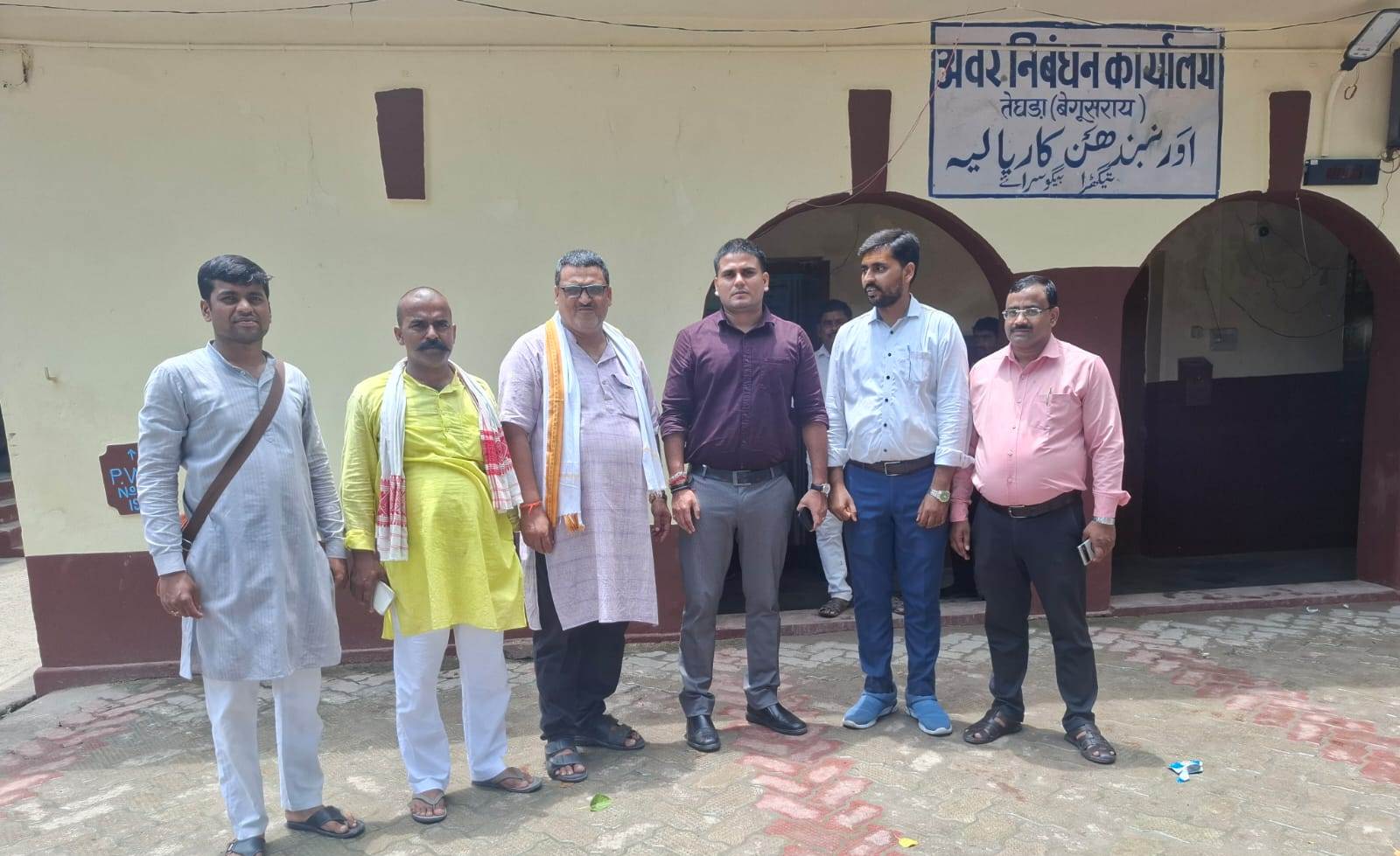 महेशपुर में उच्च माध्यमिक विद्यालय निर्माण को मिली नई दिशा, समाजसेवी राजेश कुमार राय ने 19 कट्ठा 1 धुर भूमि की दान 10