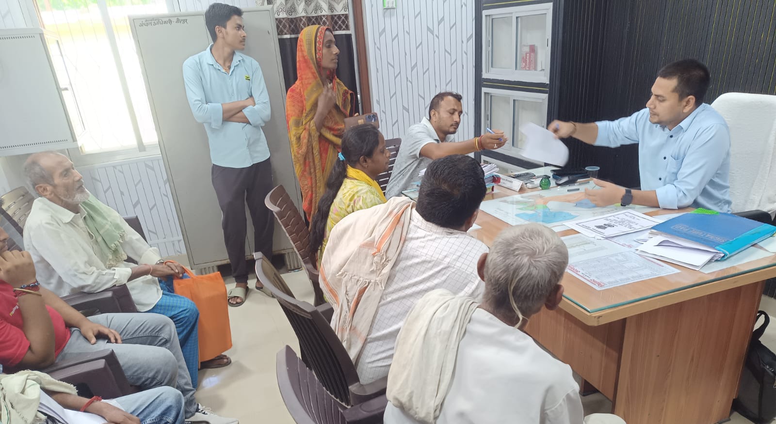 वीरपुर अंचल कार्यालय में लगा जनता दरबार, भूमि विवाद के दो पुराने मामले आपसी समझौते से निष्पादित 2