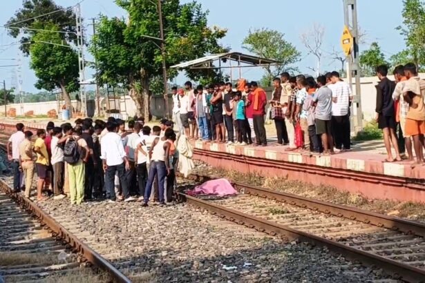 नालंदा खंडहर घूमने आई पर्यटक की मालगाड़ी ट्रेन से कटकर हुई मौत, नाराज परिजनो ने रेलवेकर्मी पर लगाया लापरवाही का आरोप,पुलिस छावनी में तब्दील हुआ स्टेशन 1