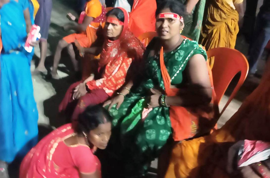 गढ़पुरा: हरिसिंह-हरिगीरी धाम जाने वाले कांवड़ियों की सेवा में जुटे श्रद्धालु, दूसरी सोमवारी की पूर्व संध्या पर दिखा अद्भुत नजारा 2