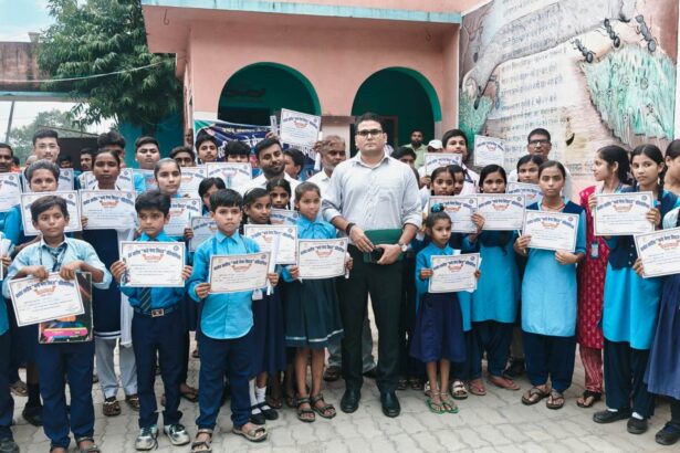 भगवानपुर के मिडिल स्कूल प्रखंड कॉलोनी में आयोजित प्रखंड स्तरीय मंडे मेगा क्विज प्रतियोगिता में सफल छात्र हुए सम्मानित 1