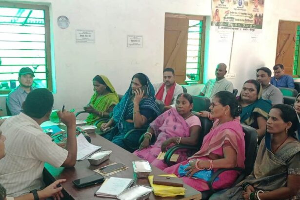 प्रखंड सभागार में पंसस की बैठक: अतिक्रमण, जल निकासी और पेंशन समेत कई विकास मुद्दों पर हुई चर्चा 3
