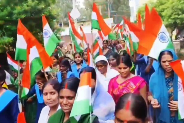 नालंदा: परवलपुर में निकली तिरंगा यात्रा, हजारों बच्चों ने लगाए देशभक्ति के नारे, तिरंगे के रंग में रंगा परवलपुर, बच्चों ने निकाली विशाल तिरंगा यात्रा 5