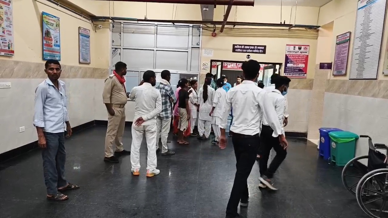 बिहारशरीफ मॉडल अस्पताल: बायोमैट्रिक हाजिरी नहीं बनाने वाले 41 चिकित्सकों का वेतन रुका, स्वास्थ्य विभाग और प्रशासन आमने-सामने 3