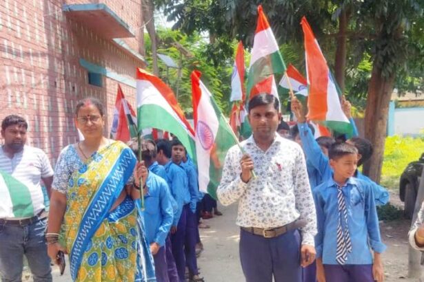हर घर तिरंगा अभियान के तहत निकली तिरंगा यात्रा, देशभक्ति के नारों से गूंजा भगवानपुर 1
