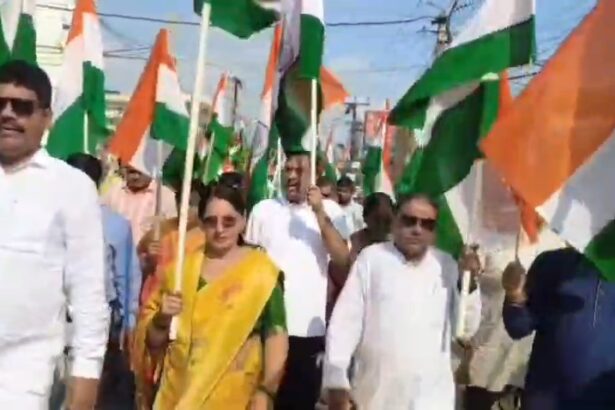 बेगूसराय में ‘हर घर तिरंगा यात्रा’: वंदे मातरम के 110 वर्ष पूरे होने पर नगर निगम ने निकाली भव्य रैली, देशभक्ति के रंग में रंगा शहर 1