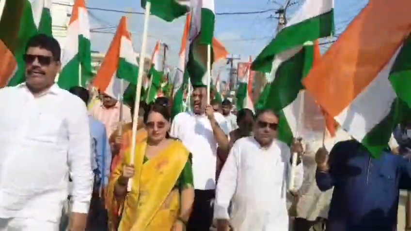 बेगूसराय में ‘हर घर तिरंगा यात्रा’: वंदे मातरम के 110 वर्ष पूरे होने पर नगर निगम ने निकाली भव्य रैली, देशभक्ति के रंग में रंगा शहर 1