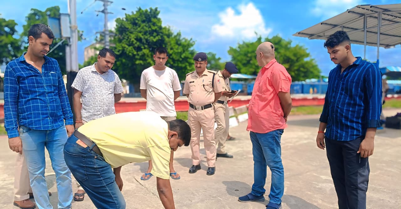 बछवाड़ा जंक्शन केप्लेटफॉर्म संख्या 5 पर मिला अज्ञात युवक का शव, ट्रेन खुलने के बाद तपती धूप में अचेत मिलने से सनसनी 2