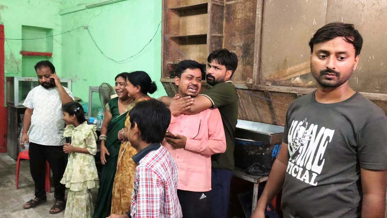 नालंदा में संदिग्ध हालात में विवाहिता की मौत: छत से गिरकर जान गंवाने के मामले में ससुराल पक्ष पर दहेज हत्या का गंभीर आरोप 5