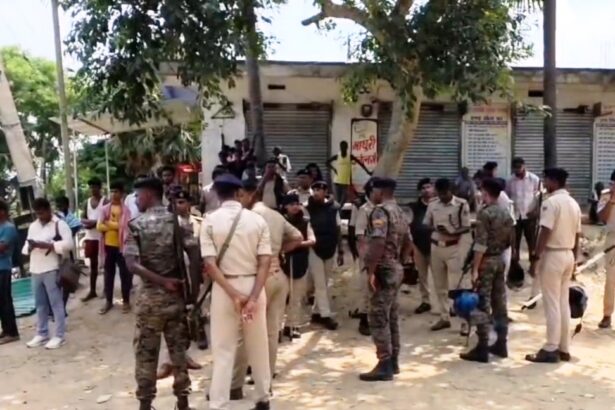 लापता ड्राइवर हुआ सकुशल बरामद, कल देर शाम से था लापता,मामूली सड़क हादसे के बाद आक्रोशितों ने चालक और खलासी की थी पिटायी,परिजन हत्या की जता रहे थे आशंका 7