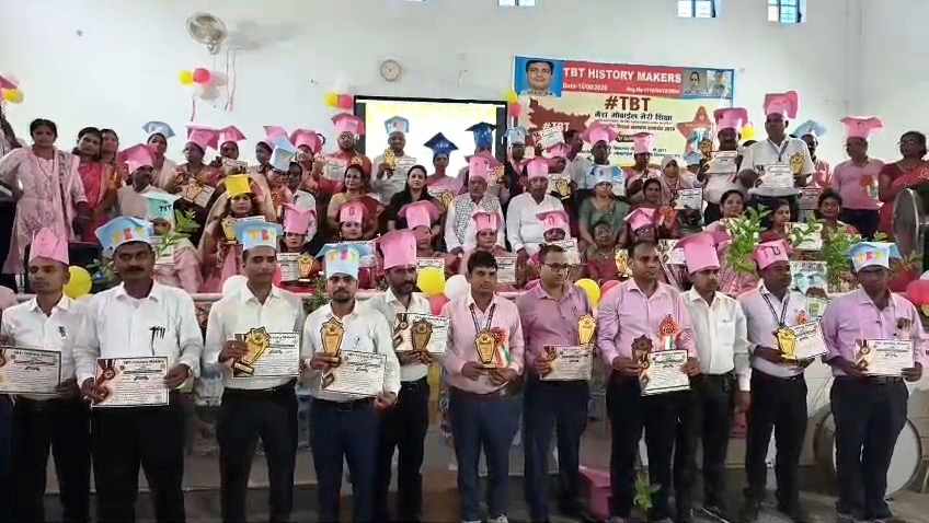 नालंदा के जिला शिक्षा एवं प्रशिक्षण संस्थान नूरसराय में टीबीटी शिक्षक सम्मान समारोह 2026, 100 नवाचारी शिक्षक-शिक्षिकाएं सम्मानित, मंत्री सांसद ने किया सम्मानित, बदलते बिहार के बदलते स्कूल 7