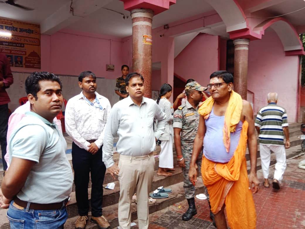 समस्तीपुर: सावन की तीसरी सोमवारी पर एसडीओ श्री राकेश कुमार ने थानेश्वर और खुदनेश्वर स्थान का किया निरीक्षण, सुरक्षा और व्यवस्थाओं का लिया जायजा 5