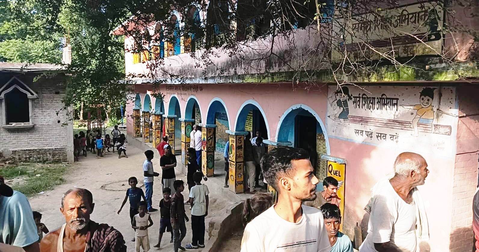 बेगूसराय के भगवानपुर प्रखंड में विद्यालय विकास अनुदान राशि के खर्च पर हंगामा, ग्रामीणों ने स्कूल में जड़ा ताला; 15 दिनों का अल्टीमेटम 3
