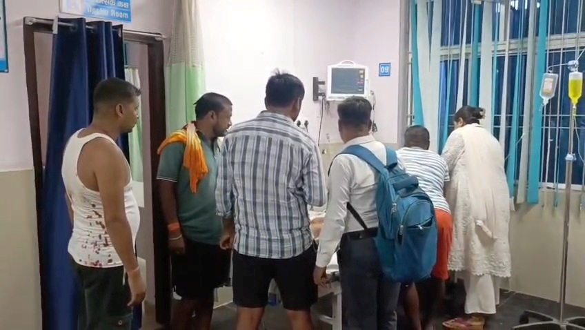 बेगूसराय में खूनी संघर्ष: जमीन विवाद में रिटायर्ड आर्मी मैन ने साले, भतीजे और बेटे पर बोला चाकू से हमला, तीनों गंभीर रूप से घायल 7