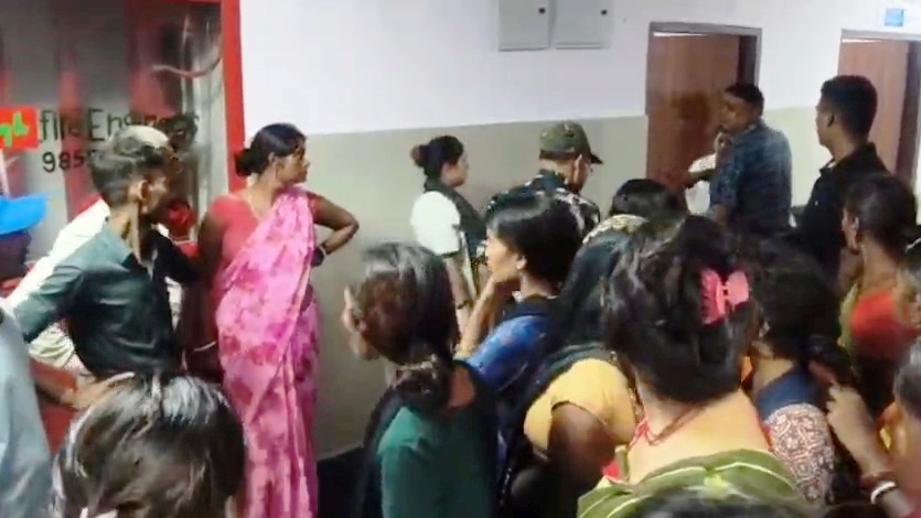 बेगूसराय सदर अस्पताल में युवती की मौत पर हंगामा: डॉक्टरों पर इलाज में लापरवाही का गंभीर आरोप, पुलिस ने कराया शांत 5
