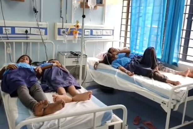नालंदा: मिड-डे मील में नमक की जगह गलती से सर्फ मिलने से दो दर्जन से अधिक छात्राएं बीमार, बिहार शरीफ मॉडल अस्पताल में भर्ती 3