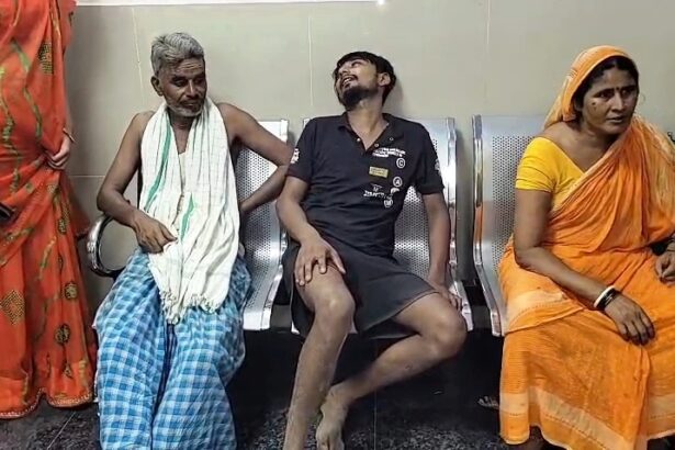 बेगूसराय में जमीनी विवाद में खूनी संघर्ष: दबंगों ने पुलिस के सामने मिर्च पाउडर फेंक पूरे परिवार को रॉड से पीटा, फायरिंग 3