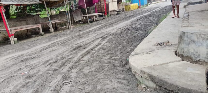 वीरपुर: प्रशासन रहा नाकाम तो समिति ने उठाया बीड़ा, 9 टेलर राबिश डालकर जन्माष्टमी मेला परिसर से दूर किया जलजमाव 1