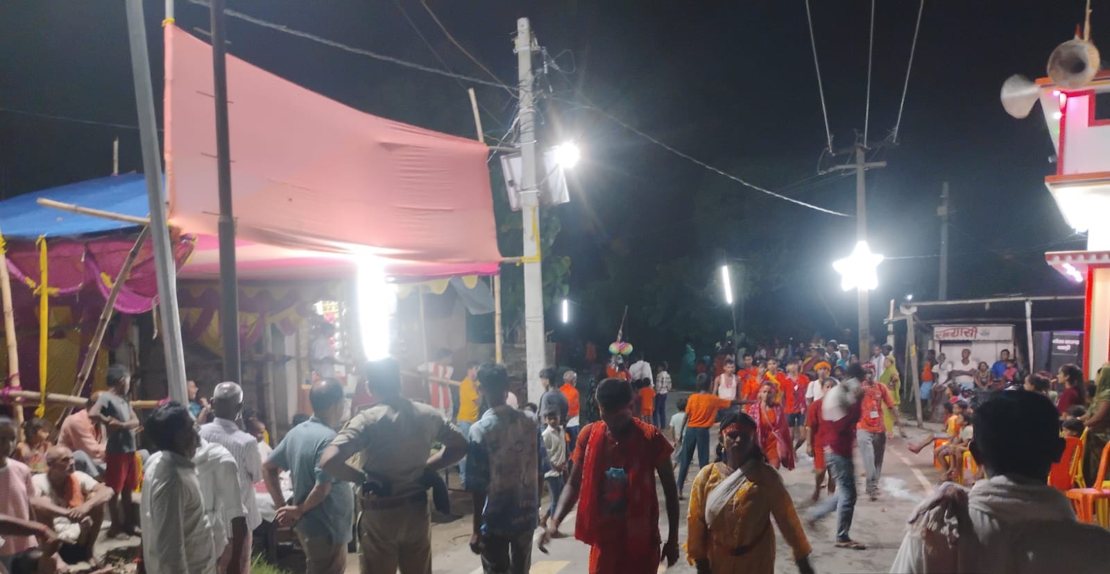 अंतिम सोमवारी: सिमरिया से हरिगीरीधाम मार्ग पर कांवरियों का जनसैलाब, रात भर मुस्तैद रहा वीरपुर प्रशासन 2