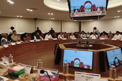 नालंदा विश्वविद्यालय में स्टैंडिंग कमेटी की बैठक, सांसद संजय झा,सांसद मनोज तिवारी सांसद राजीव प्रताप रूढ़ि,सांसद इमरान प्रताप गढ़ी विश्वविद्यालय के वाइस चांसलर सचिन चतुर्वेदी रहे मौजूद 19