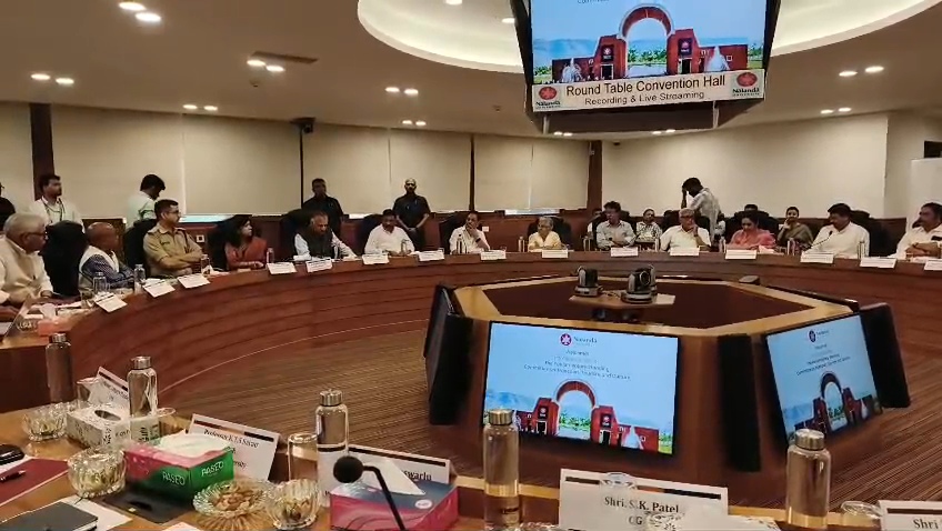 नालंदा विश्वविद्यालय में स्टैंडिंग कमेटी की बैठक, सांसद संजय झा,सांसद मनोज तिवारी सांसद राजीव प्रताप रूढ़ि,सांसद इमरान प्रताप गढ़ी विश्वविद्यालय के वाइस चांसलर सचिन चतुर्वेदी रहे मौजूद 5
