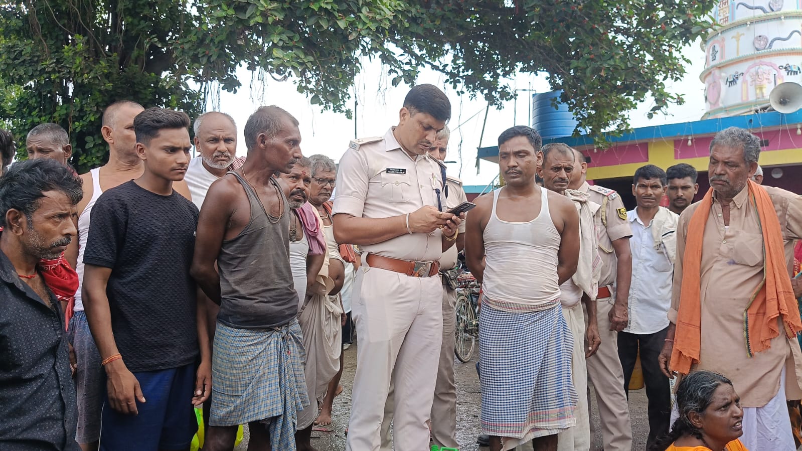 मासूम बच्चों के सिर से उठा पिता का साया, झमटिया गंगा घाट पर मिला मजदूर युवक का शव, रो-रोकर बेहाल हुआ परिवार 3