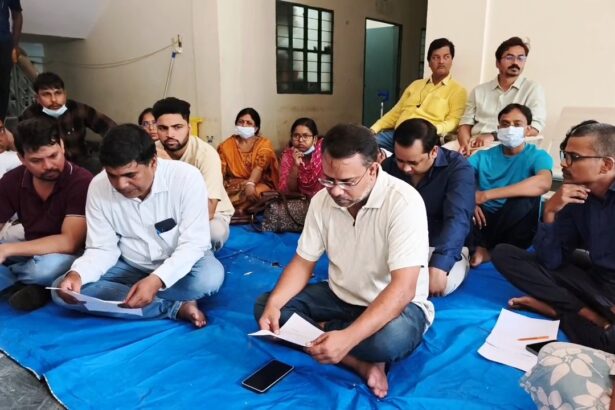नालंदा: सदर अस्पताल में हुई तोड़फोड़ और डॉ. से अभद्र व्यवहार के विरोध में डॉ. और स्वास्थ्य कर्मी अनिश्चितकालीन हड़ताल पर बैठे, इमरजेंसी सेवा पुनः हुई बहाल 1