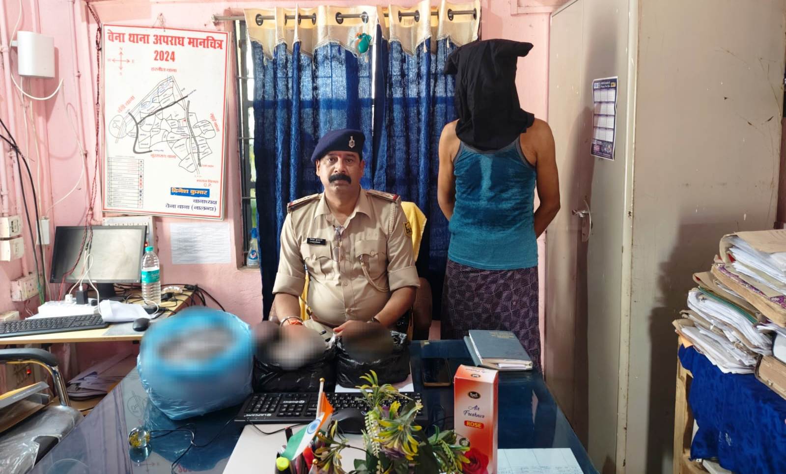 नालंदा: पुलिस अधीक्षक के निर्देश पर मादक पदार्थों के विरुद्ध चलाए गए छापेमारी के दौरान गुप्त सूचना पर लगभग डेढ़ किलो गांजा के साथ तस्कर को किया गिरफ्तार 11