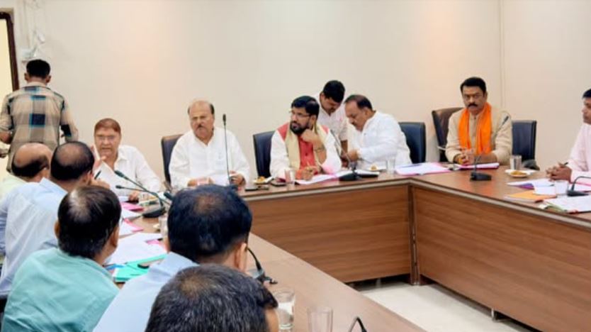 बेगूसराय को प्रमंडल बनाने की दिशा में बड़ी पहल: विधायक रजनीश कुमार ने याचिका समिति में उठाई मांग, अभियान समिति ने दी बधाई 3