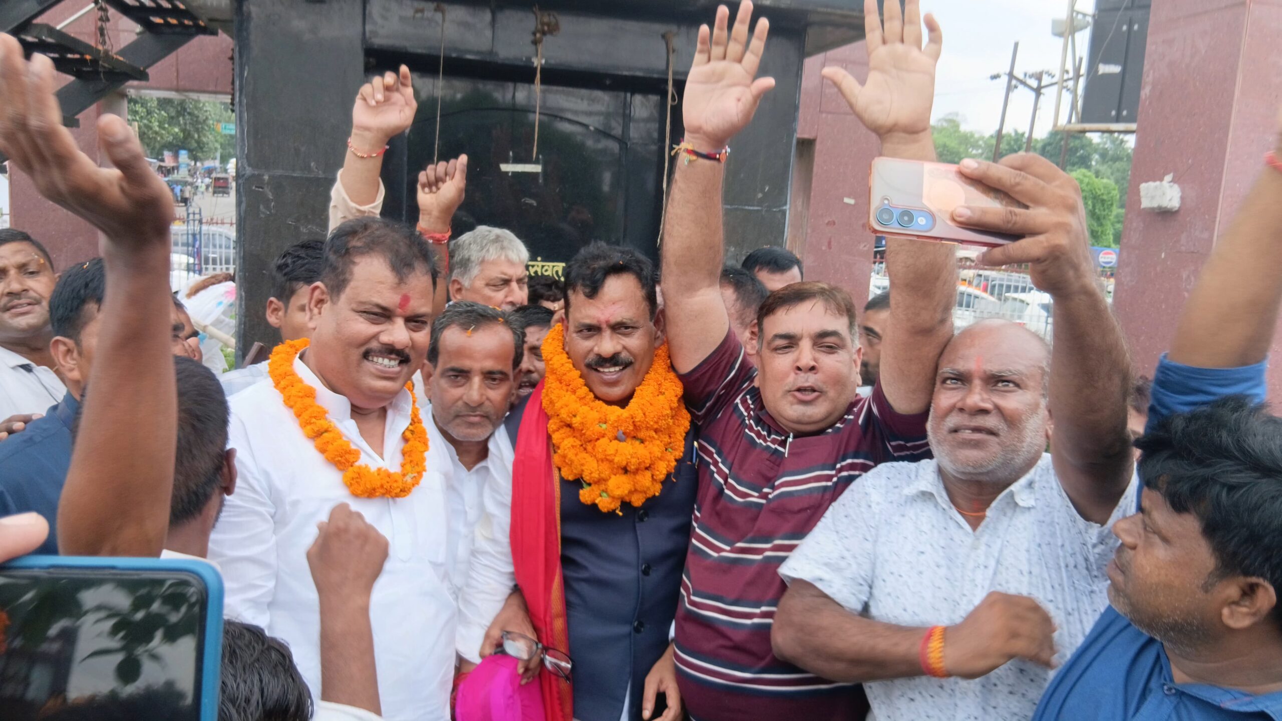लोजपा (रामविलास) के नवमनोनीत प्रदेश अध्यक्ष सुरेंद्र विवेक का बेगूसराय में भव्य स्वागत 2