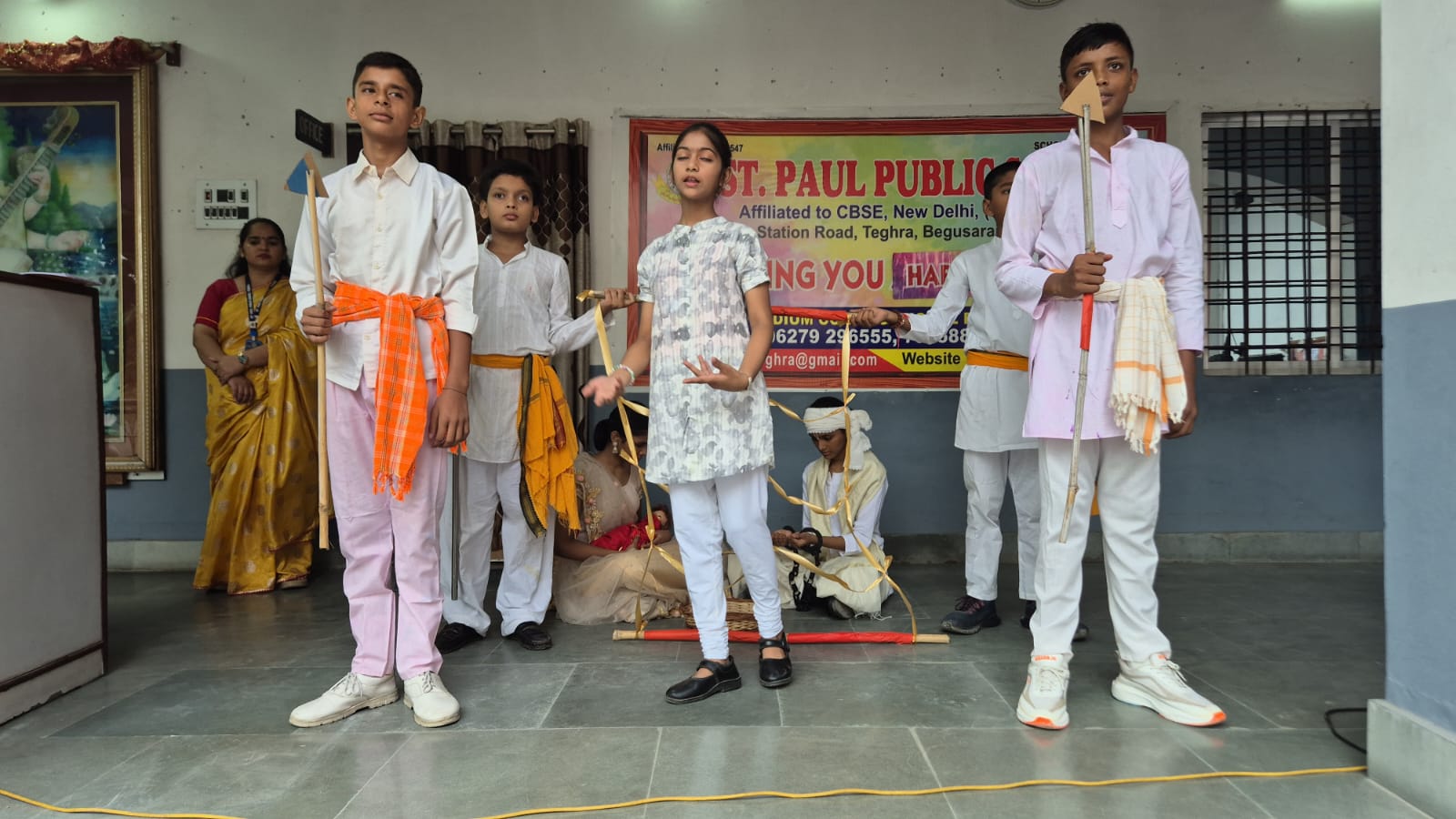 संत पॉल पब्लिक स्कूल तेघरा में धूमधाम से मना श्रीकृष्ण जन्मोत्सव, बच्चों की मनमोहक प्रस्तुतियों ने बांधा समां 3