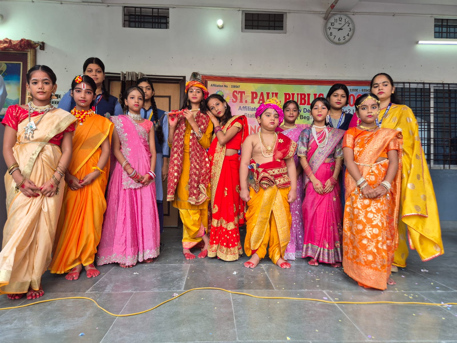 संत पॉल पब्लिक स्कूल तेघरा में धूमधाम से मना श्रीकृष्ण जन्मोत्सव, बच्चों की मनमोहक प्रस्तुतियों ने बांधा समां 2