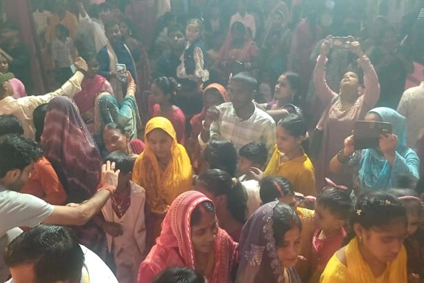 वीरपुर में 100 साल पुरानी परंपरा: नम आंखों से भगवान श्रीकृष्ण की प्रतिमाओं का विसर्जन, पांच दिवसीय मेला संपन्न 5