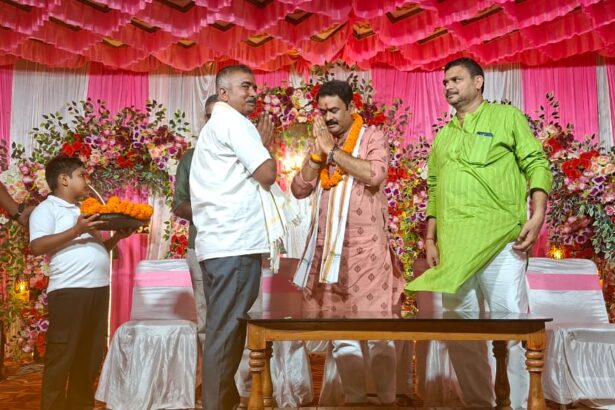 सिमरिया भोलास्थान में 6 दिवसीय गणेश पूजा मेले का शुभारंभ: तेघड़ा विधायक रजनीश कुमार ने किया उद्घाटन, रंगमंच निर्माण की घोषणा 1