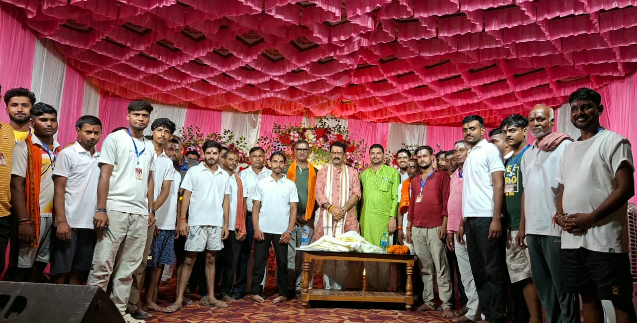 सिमरिया भोलास्थान में 6 दिवसीय गणेश पूजा मेले का शुभारंभ: तेघड़ा विधायक रजनीश कुमार ने किया उद्घाटन, रंगमंच निर्माण की घोषणा 2