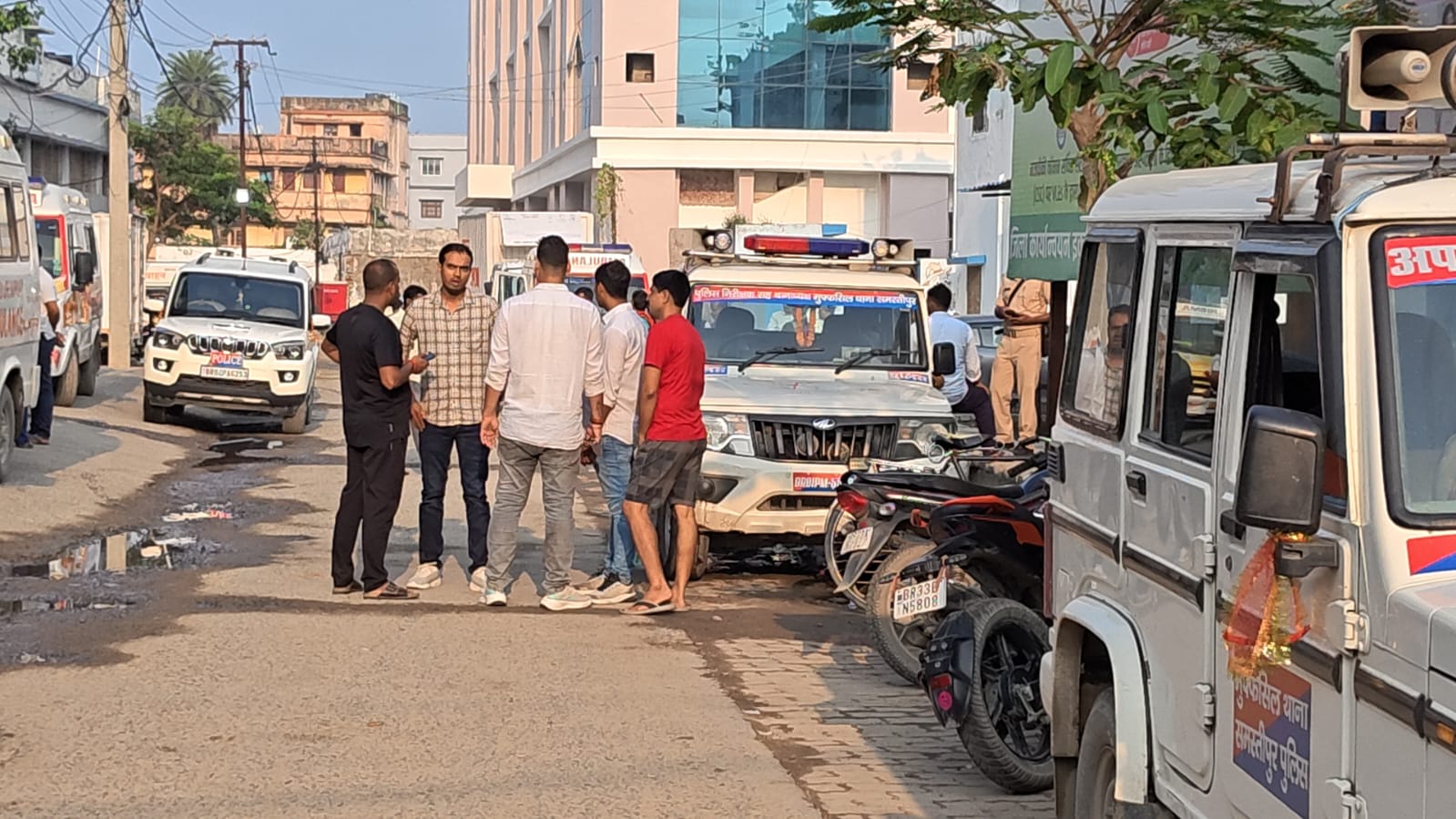 समस्तीपुर: महिला सिपाही की अस्पताल में इलाज के दौरान मौत, साथी जवानों ने लापरवाही का आरोप लगा काटा बवाल 2