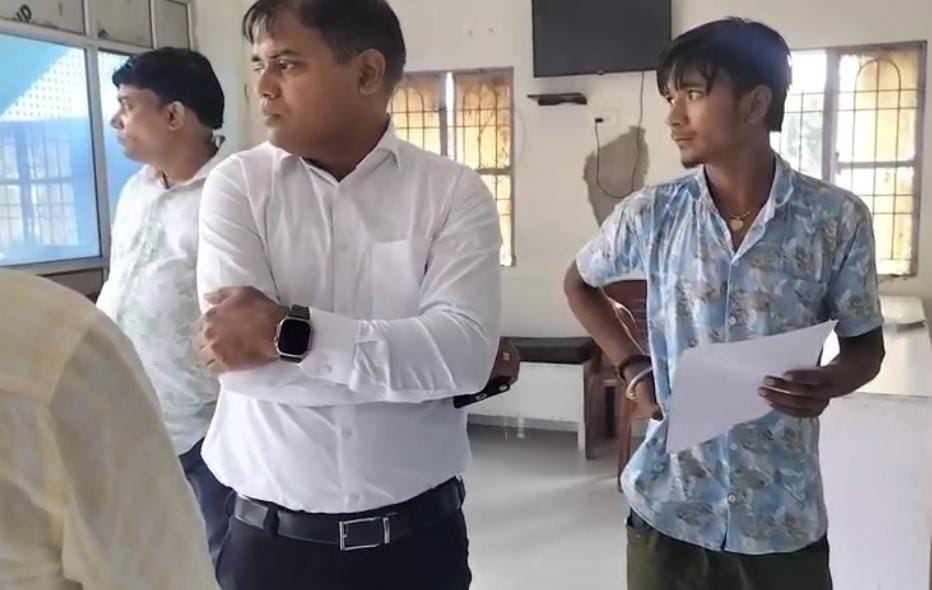 समस्तीपुर: एसडीओ सदर ने कल्याणपुर के शांति इमरजेंसी हॉस्पिटल के ऑपरेशन थिएटर को किया सील  3