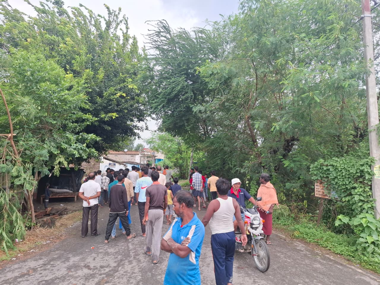 भगवानपुर: निजी क्लीनिक में इलाज के दौरान छह वर्षीय बच्ची की मौत, परिजनों ने सड़क जाम कर किया हंगामा 3