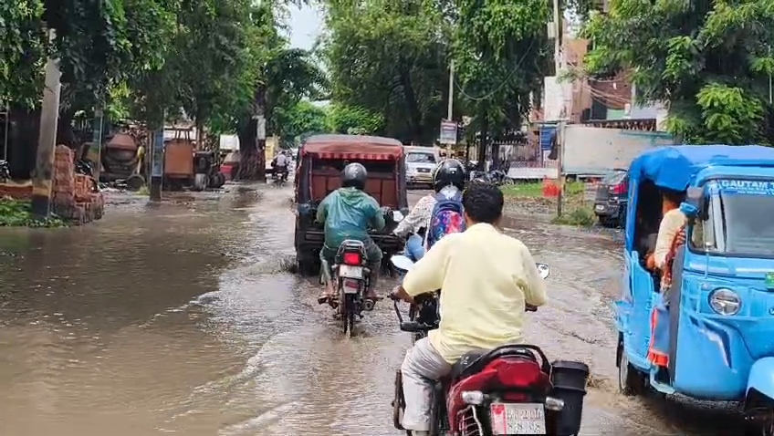 नालंदा: मंत्री श्रवण कुमार के गृह क्षेत्र में खुली विकास की पोल, चंद घंटों की बारिश में डूबा संगतपर बाजार 3