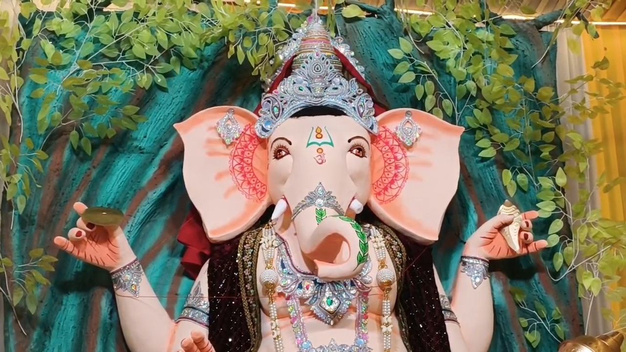 मुंबई की तर्ज पर नालंदा में गणपति उत्सव की धूम,गणपति बप्पा मोरया’ से गूंजा बिहारशरीफ,1932 से चली आ रही परंपरा, 14 दिनों तक बिहारशरीफ में गूंजेगा गणपति बप्पा मोरया, गोला गणेश से बुढ़वा गणेश तक आस्था का उत्सव 10
