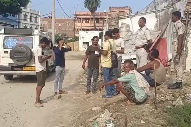 समस्तीपुर में नशे की सनक: पैसे न देने पर कलयुगी बेटे ने कुदाल से काटकर की पिता की हत्या, बचाने आई मां को भी किया लहूलुहान 1