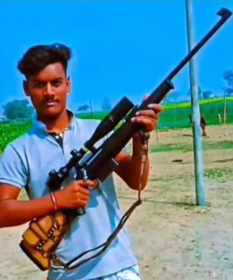 बेगूसराय में हथियारों के साथ रील बनाने का क्रेज बेकाबू, भोजपुरी गाने पर कट्टा लहराते युवक का वीडियो वायरल 2