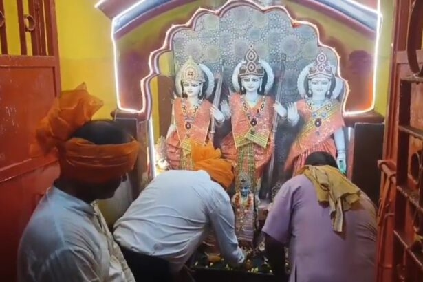 प्रधानमंत्री मोदी के जन्मदिन पर नालंदा में जला आशीर्वाद का दीप, बिहारशरीफ के बाबा मणिराम अखाड़ा मंदिर में बीजेपी विधायक ने की विशेष पूजा अर्चना 3