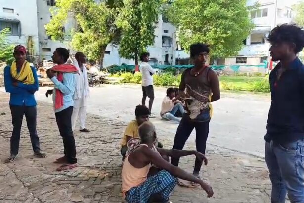 पत्नी ने पति से कहा घर बनाओ पति ने कहा लेंगे मोटरसाइकिल, गुस्साए पति ने पत्नी को मारी गोली,पत्नी की हुई मौत 1