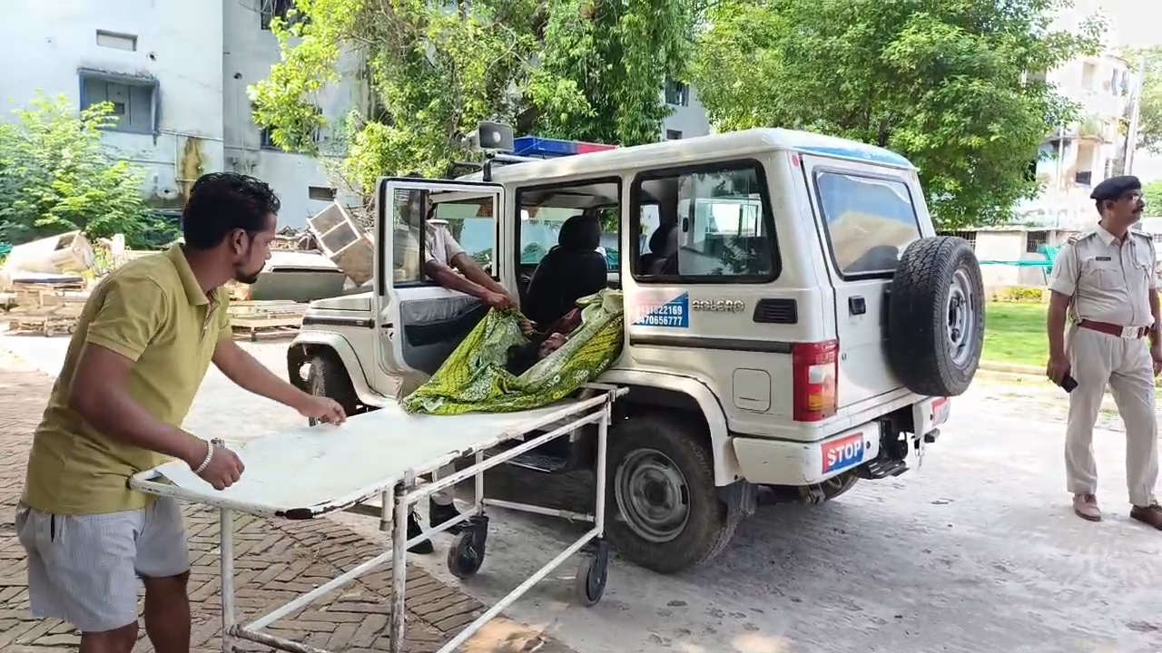 पति बना हैवान,पति ने पत्नी की पीट पीट कर किया हत्या, पत्नी करती थी ओर्केस्ट्रा में काम, दोनों ने किया था प्रेम विवाह,पति हुआ गिरफ्तार 3